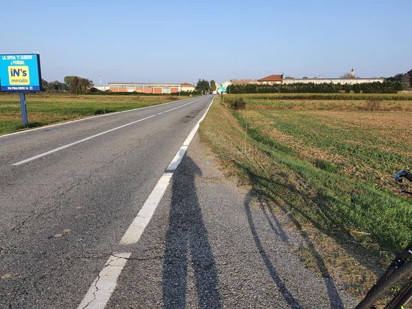 Poirino Via Carmagnola senza paracarri ancor più pericolosa