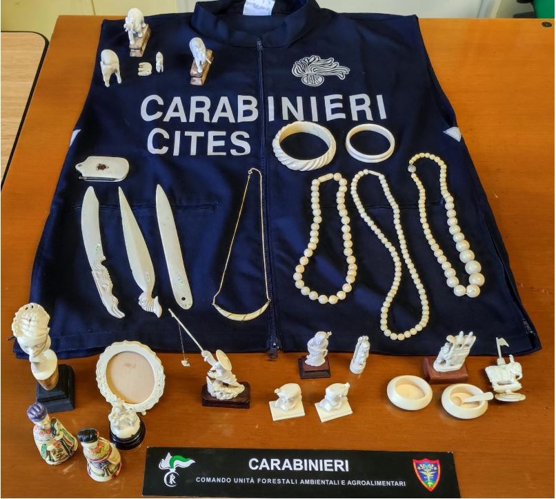 OGGETTISTICA CARABINIERI